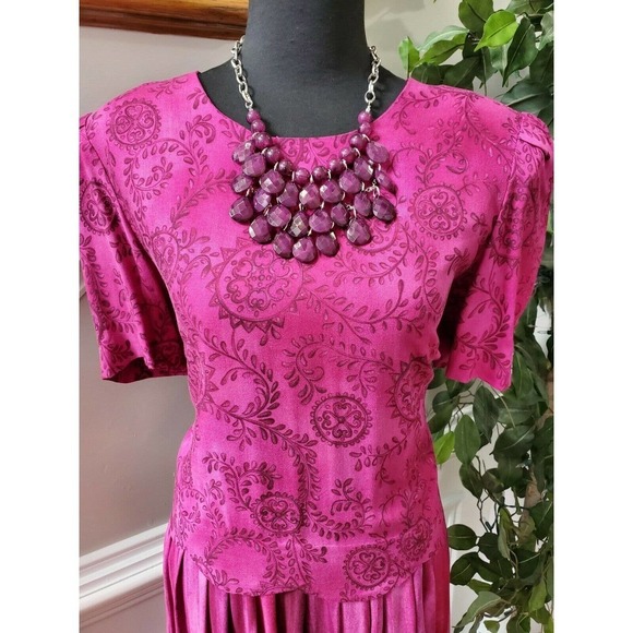 Vintage Sag Harbor Fuschia 100% Rayon Short Sleeve Round Neck Long Maxi Dress 8 - Picture 2 of 12